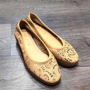 New condition Flexx Women wedges. Size 6.5 US